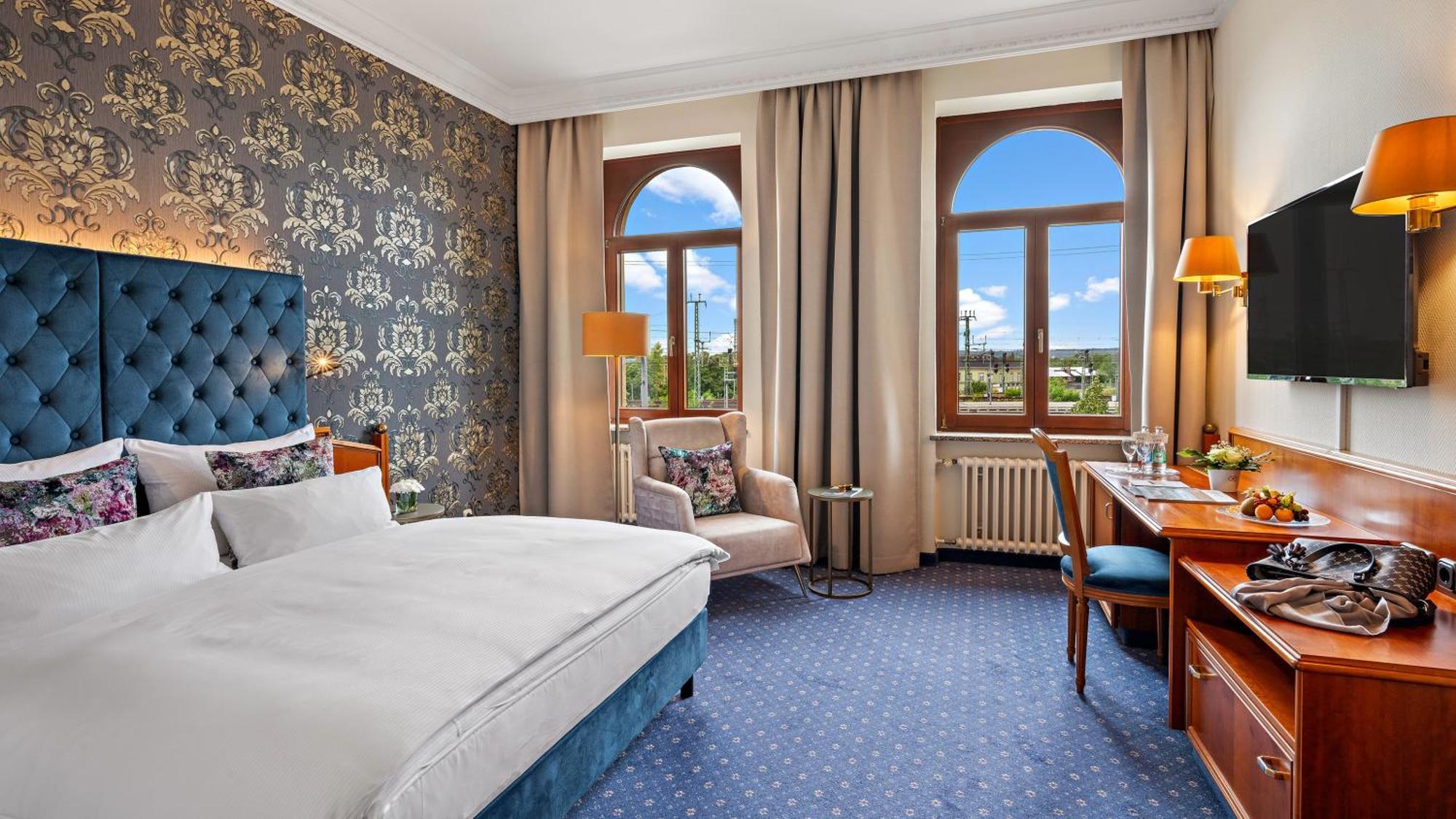 Hotel Bayerischer Hof Dresden Exterior photo
